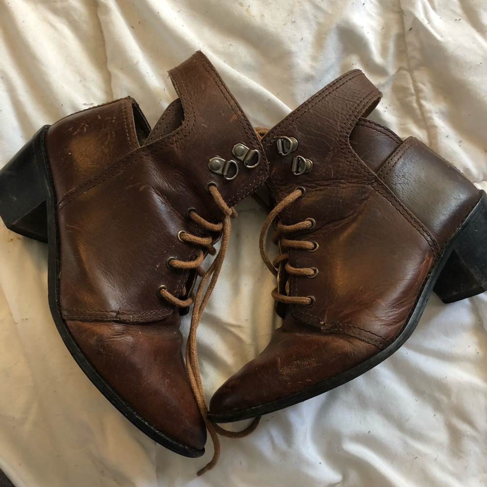Ecote Cutout Western Ankle Boots